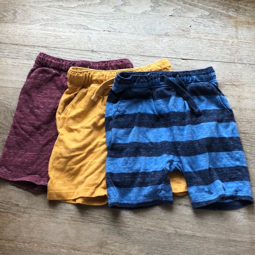 Old Navy 5T Jogger Shorts 3 pairs